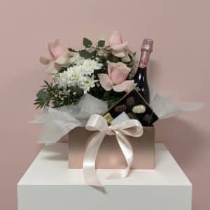 A Gift box for your Valentine in Pink